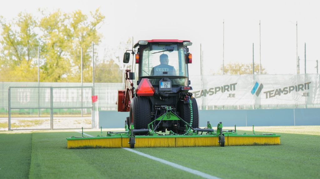 SAMI dirbtinės vejos šepetys TB-4000