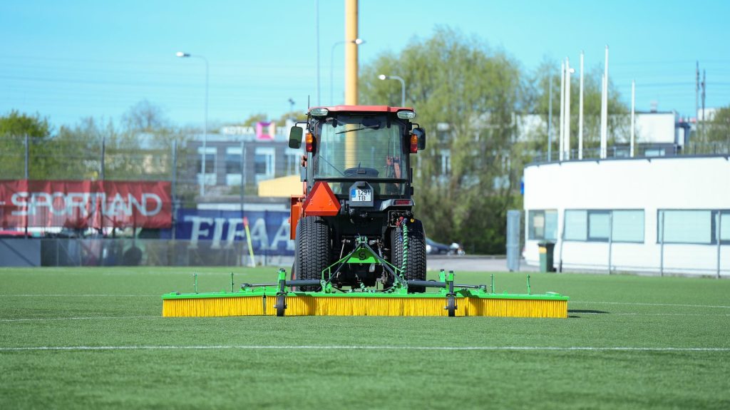 SAMI dirbtinės vejos šepetys TB-4000