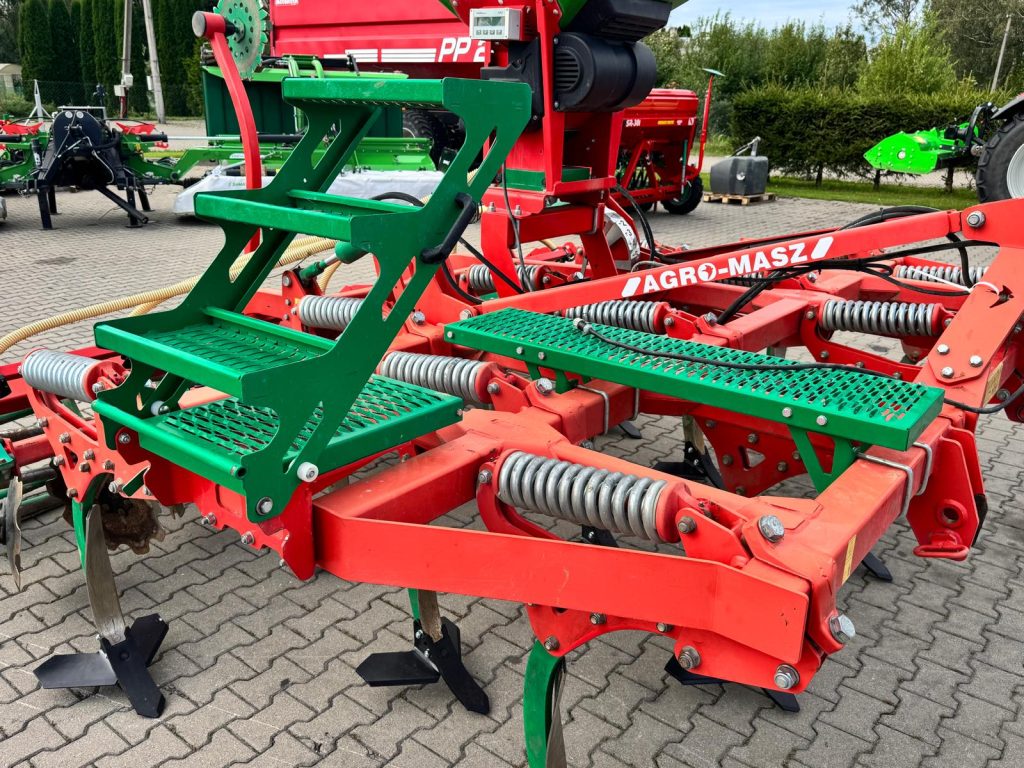 Runner 35 noraginis skutikas su SP230 sėjamąja (naudotas)
